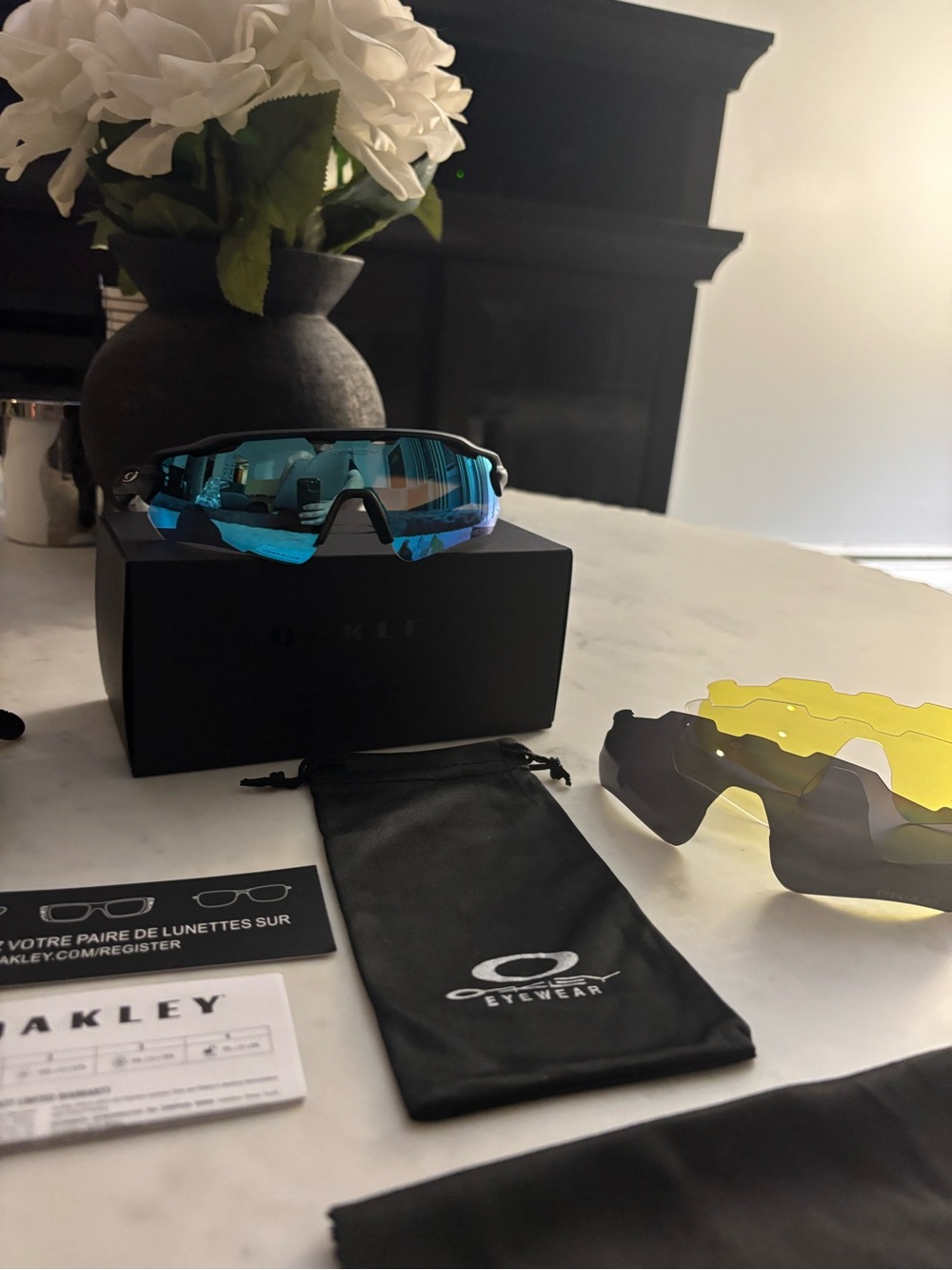 Oakley Radar EV Sunglasses with Blue Mirrored Lens + 3 Extra lens - Picture 2 of 8